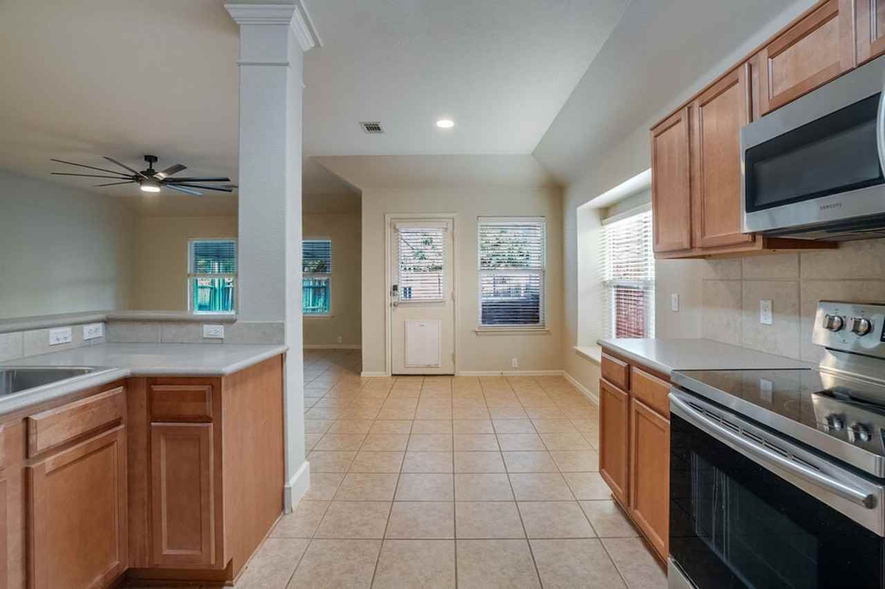 240 King Elder Ln - Photo 6 of 20