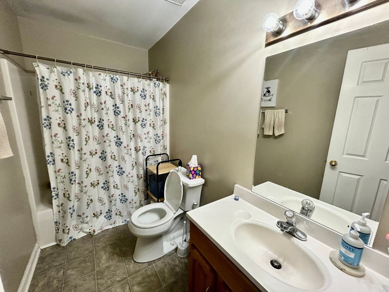 238 Rose St #B - Photo 4 of 10
