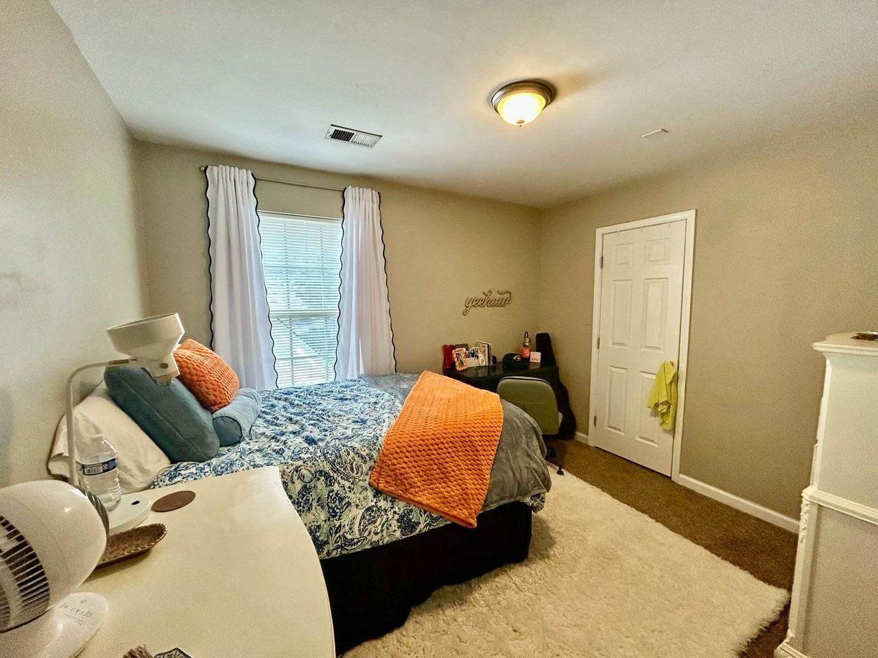 238 Rose St #B - Photo 6 of 10