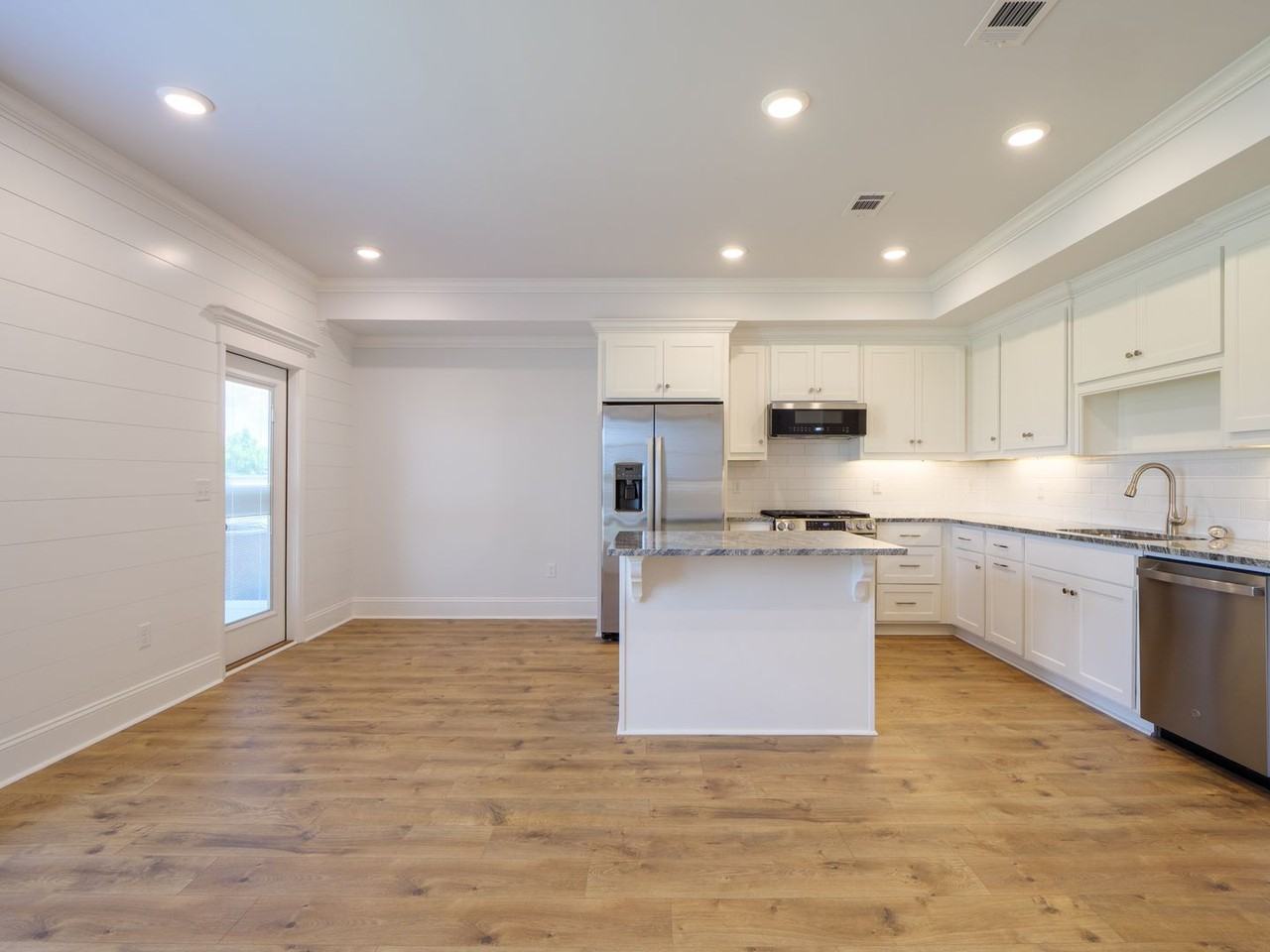 Hamilton Green Townhomes* - Photo 6 of 25