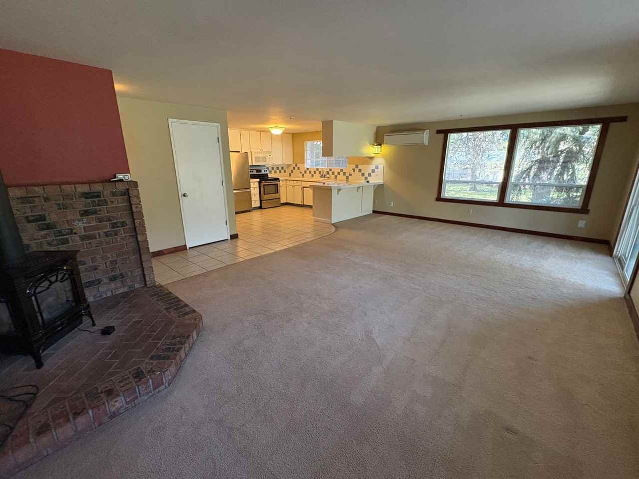 20766 Canterbury Ct - Photo 3 of 16