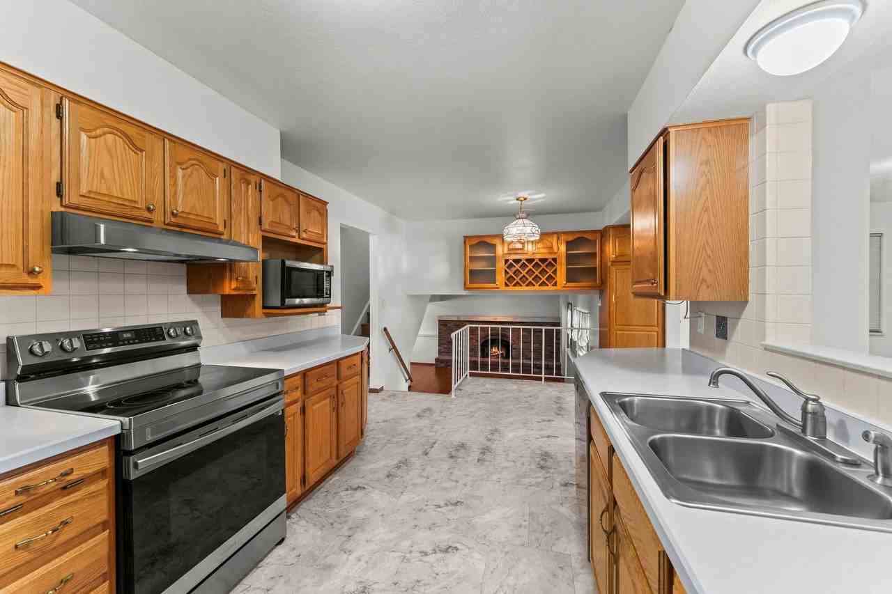 4025 N Carefree Cir - Photo 2 of 40