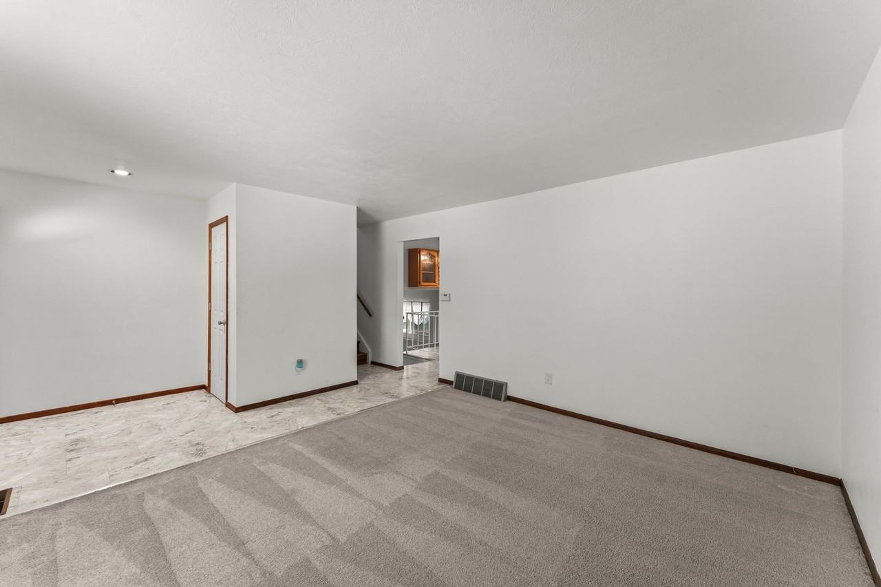 4025 N Carefree Cir - Photo 5 of 40