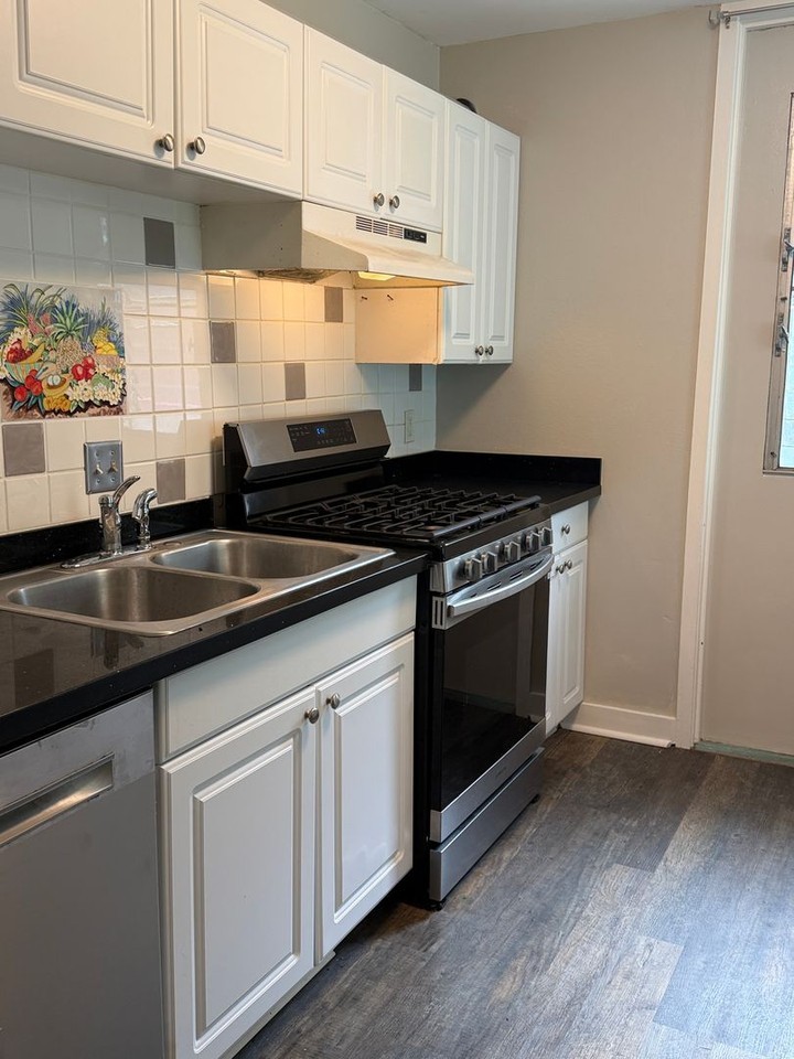 188 Hale St #1B - Photo 3 of 20