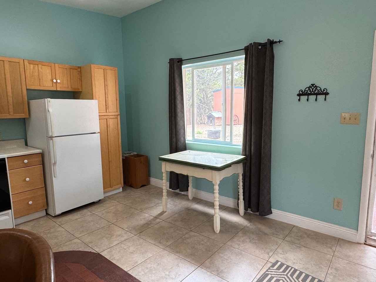 20B Axton Ln - Photo 6 of 14