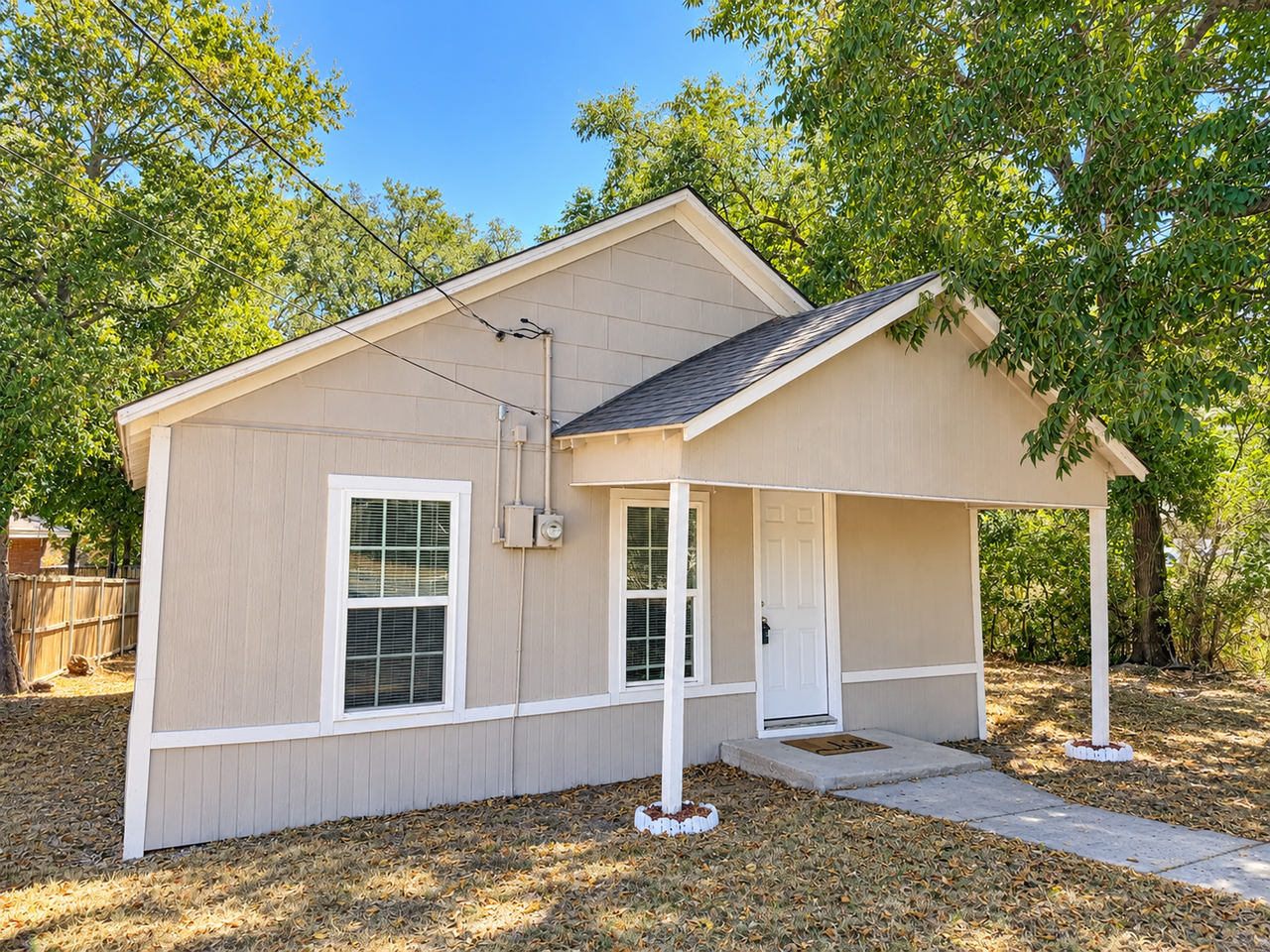 1008 Van Winkle St - Photo 3 of 17