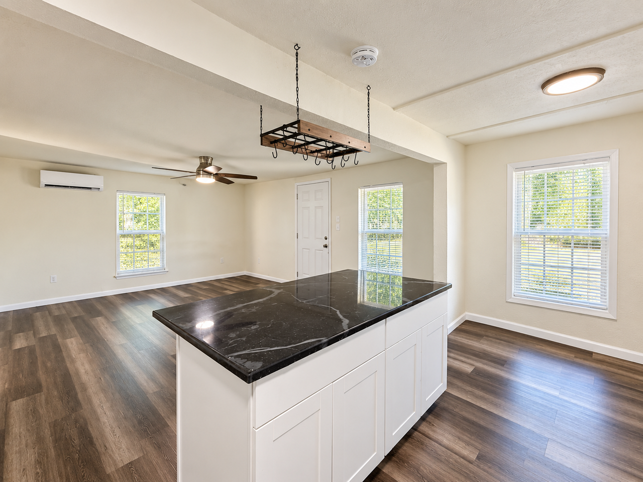 1008 Van Winkle St - Photo 7 of 17