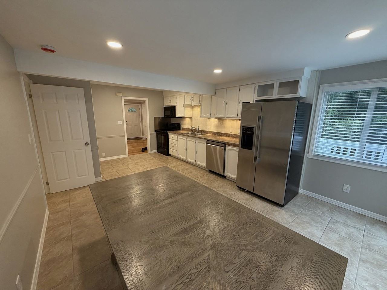 21450 Frazer Ave - Photo 5 of 20