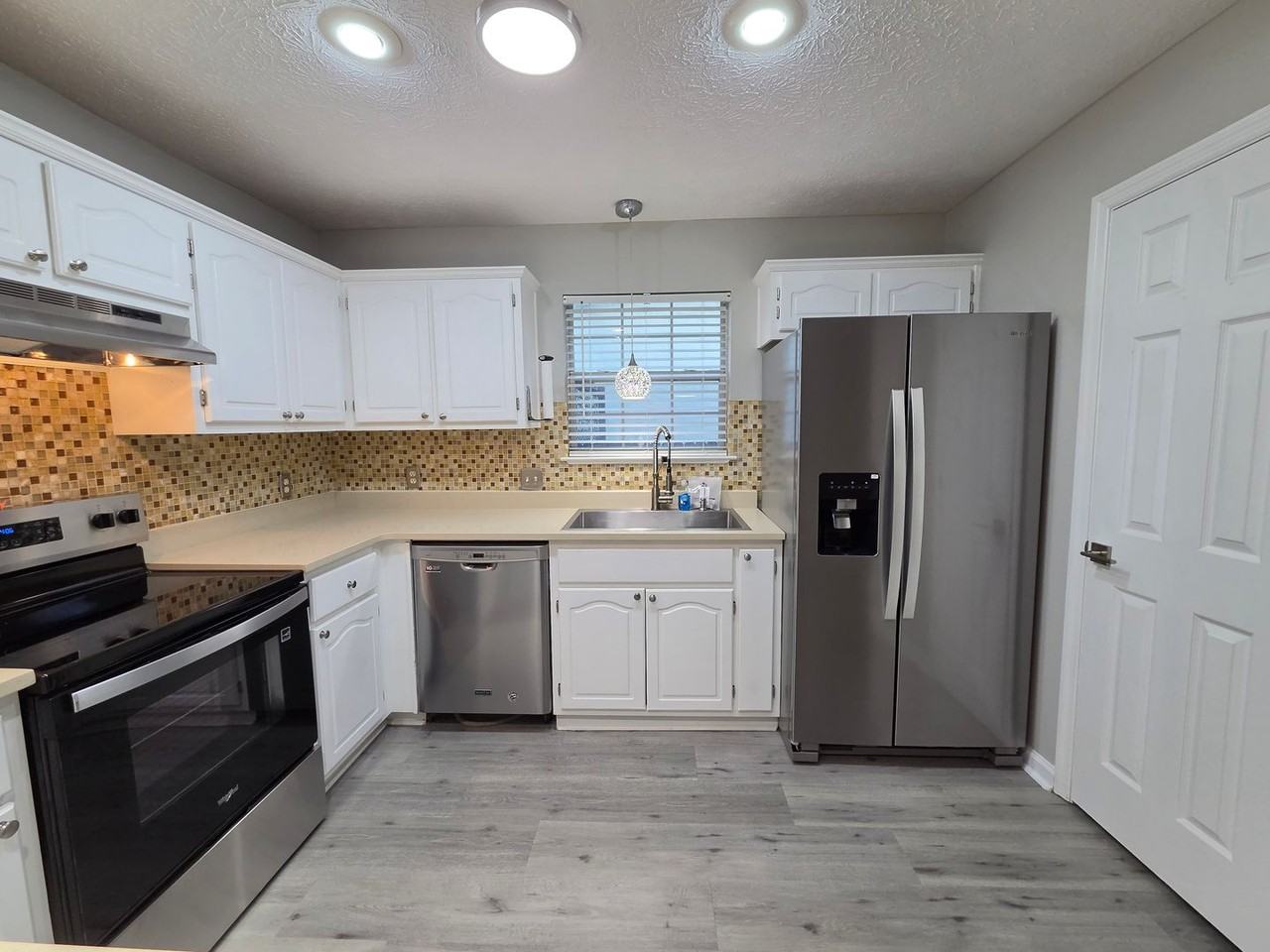5810 Sunset Ave - Photo 6 of 25