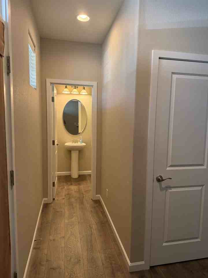 195 Jasmine Ln N - Photo 4 of 26