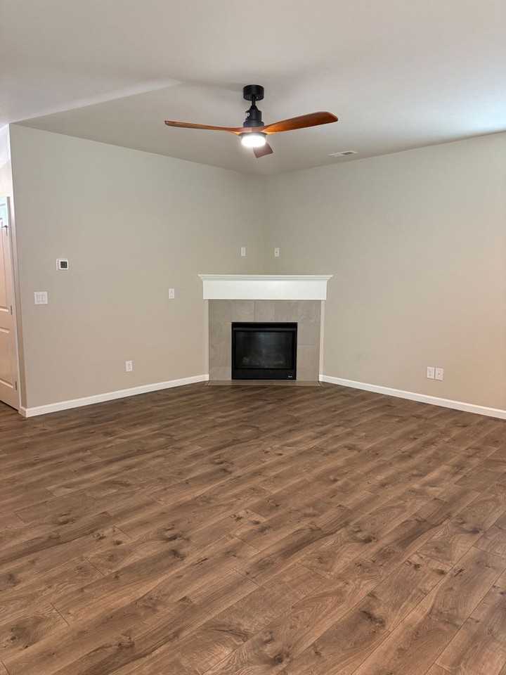 195 Jasmine Ln N - Photo 5 of 26