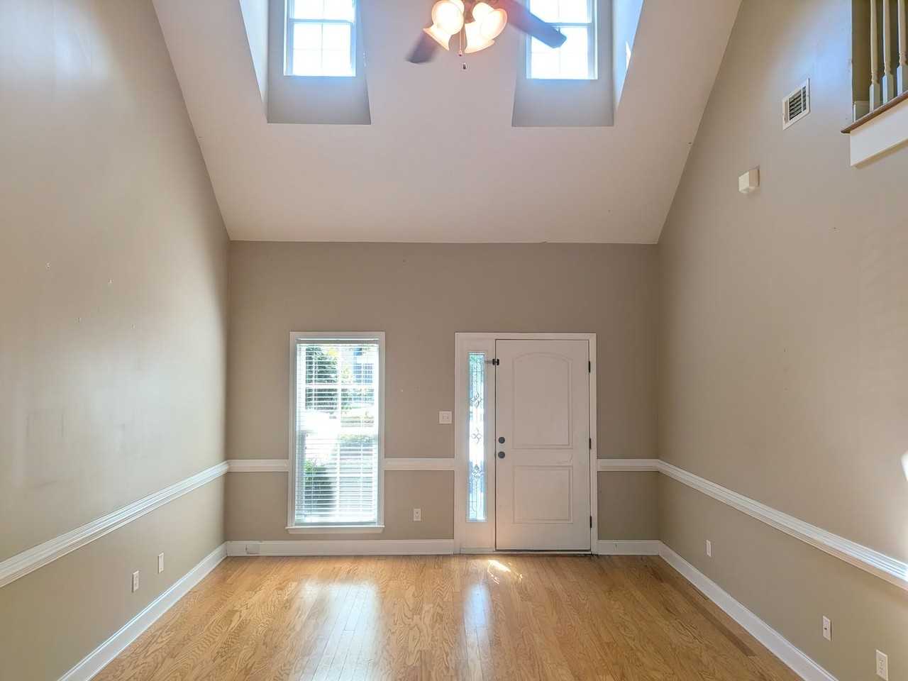 315 Buxton Ln - Photo 3 of 18