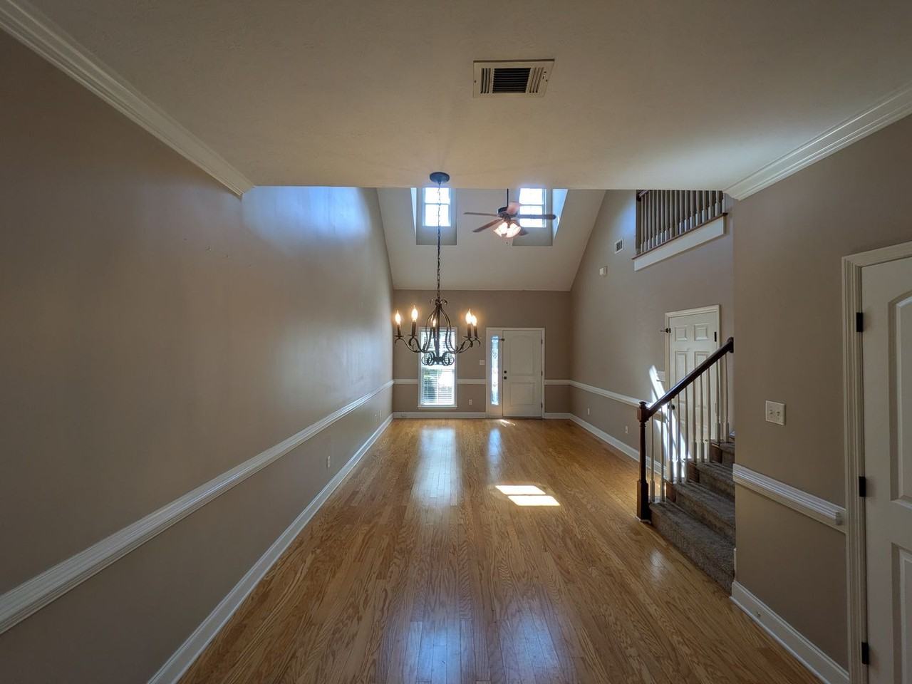 315 Buxton Ln - Photo 4 of 18