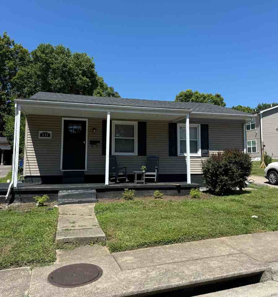 621 Golfview Dr