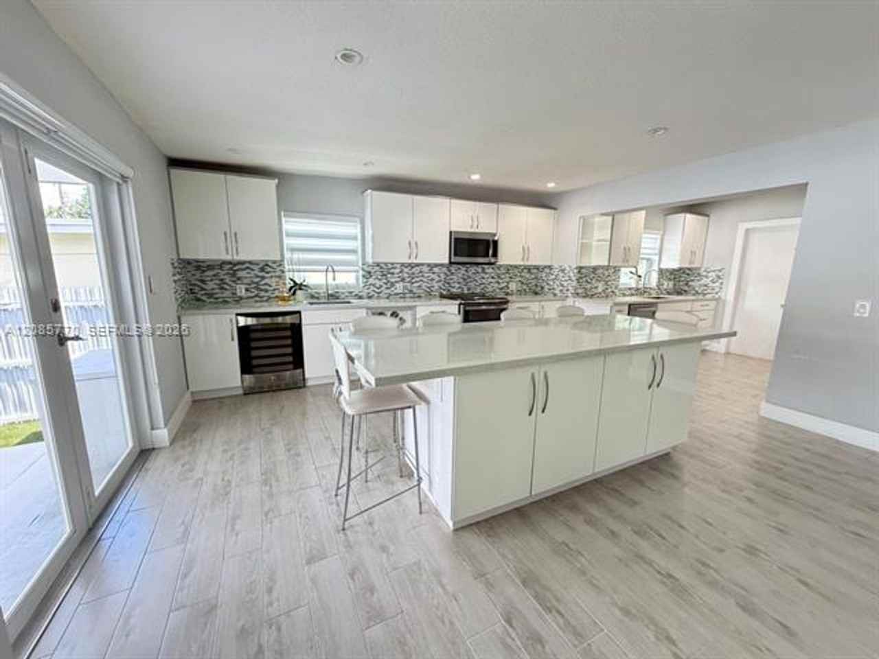 630 Sw 46th Ave #630 - Photo 7 of 15
