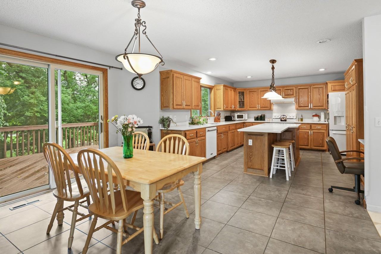 1903 Meadowrose Blvd - Photo 3 of 40