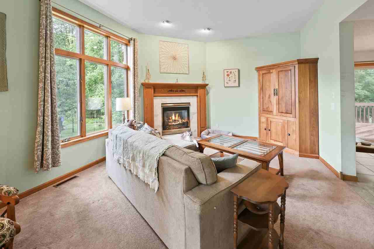 1903 Meadowrose Blvd - Photo 7 of 40
