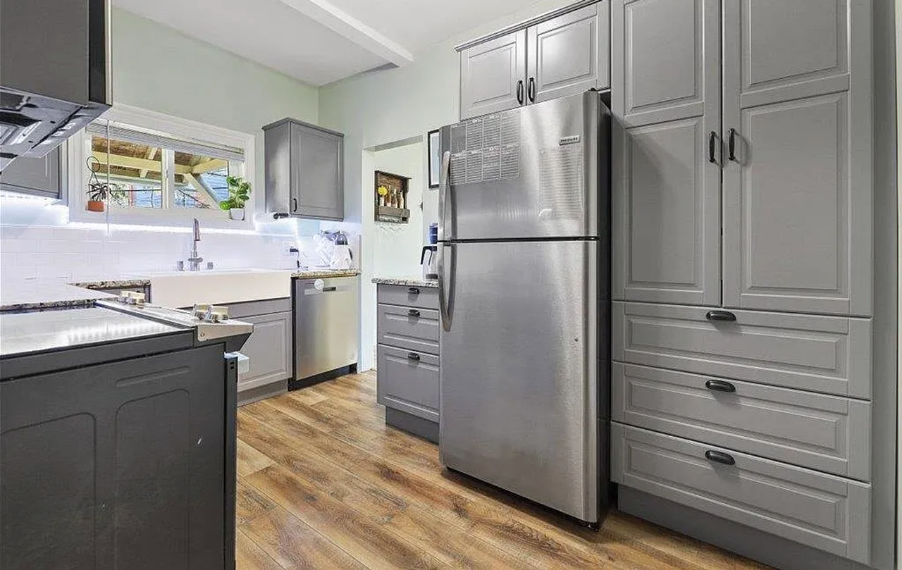 619 S Elm St - Photo 3 of 19