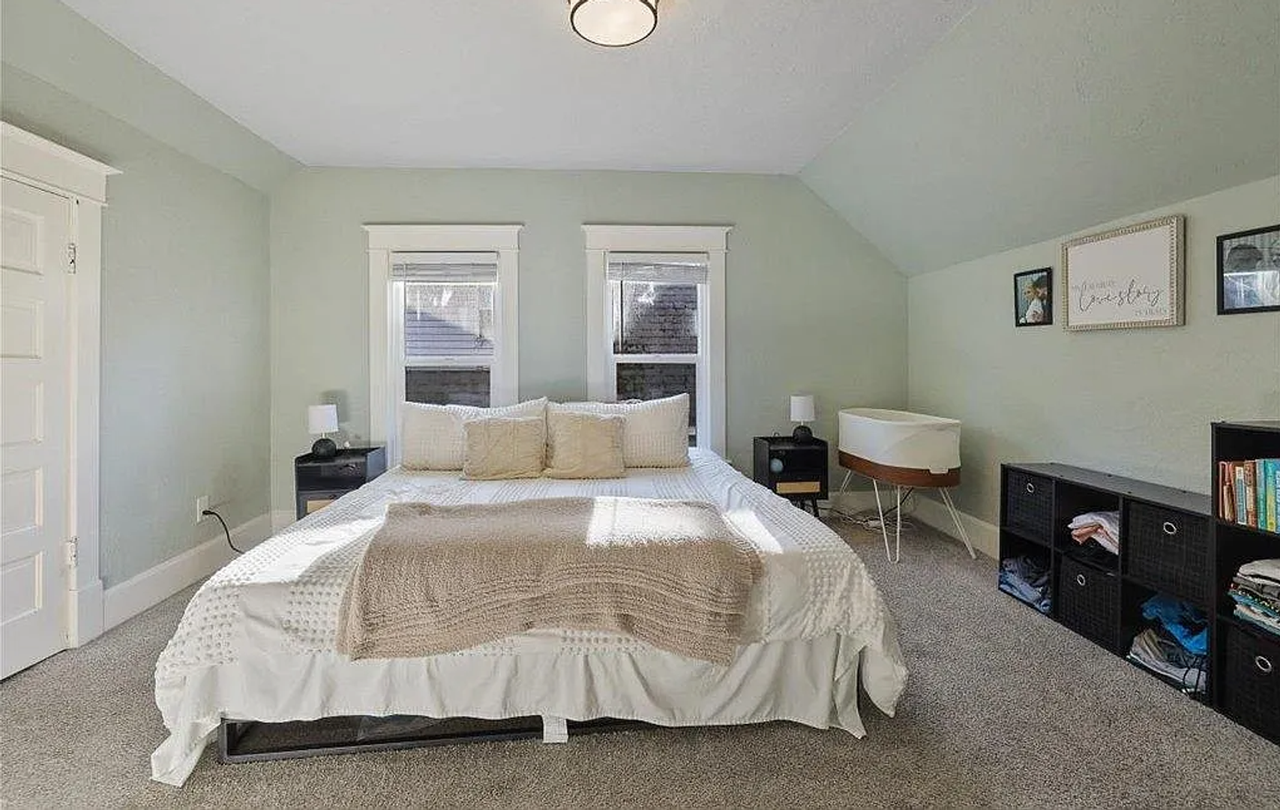 619 S Elm St - Photo 4 of 19