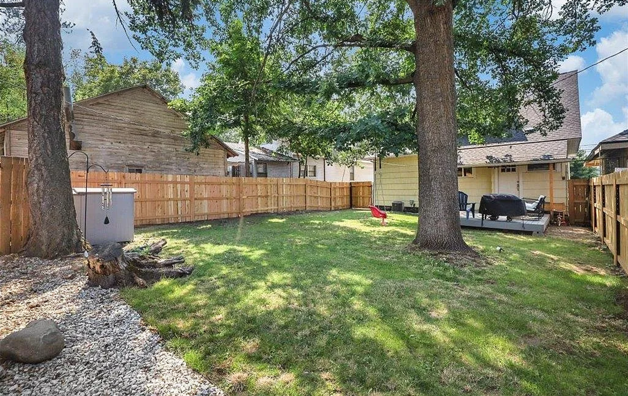 619 S Elm St - Photo 5 of 19