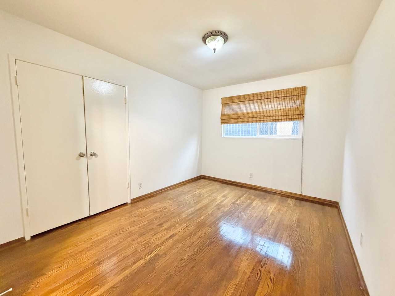 932 Wilcox Ave - Photo 7 of 27