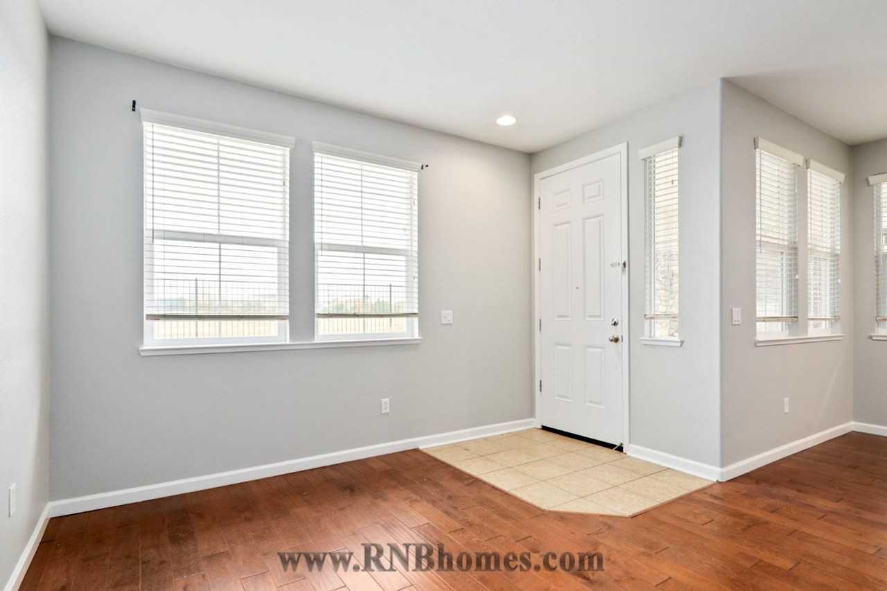 1500 Hudson Cir - Photo 6 of 33