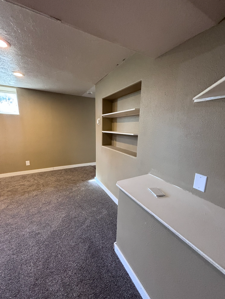 173 Park Ave - Photo 3 of 17