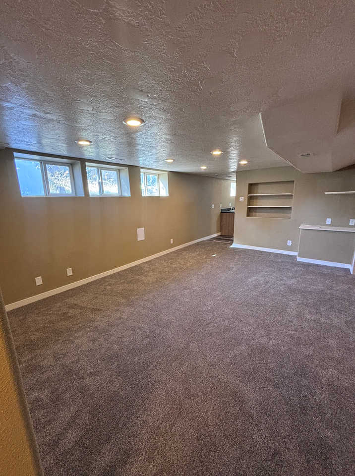 173 Park Ave - Photo 6 of 17