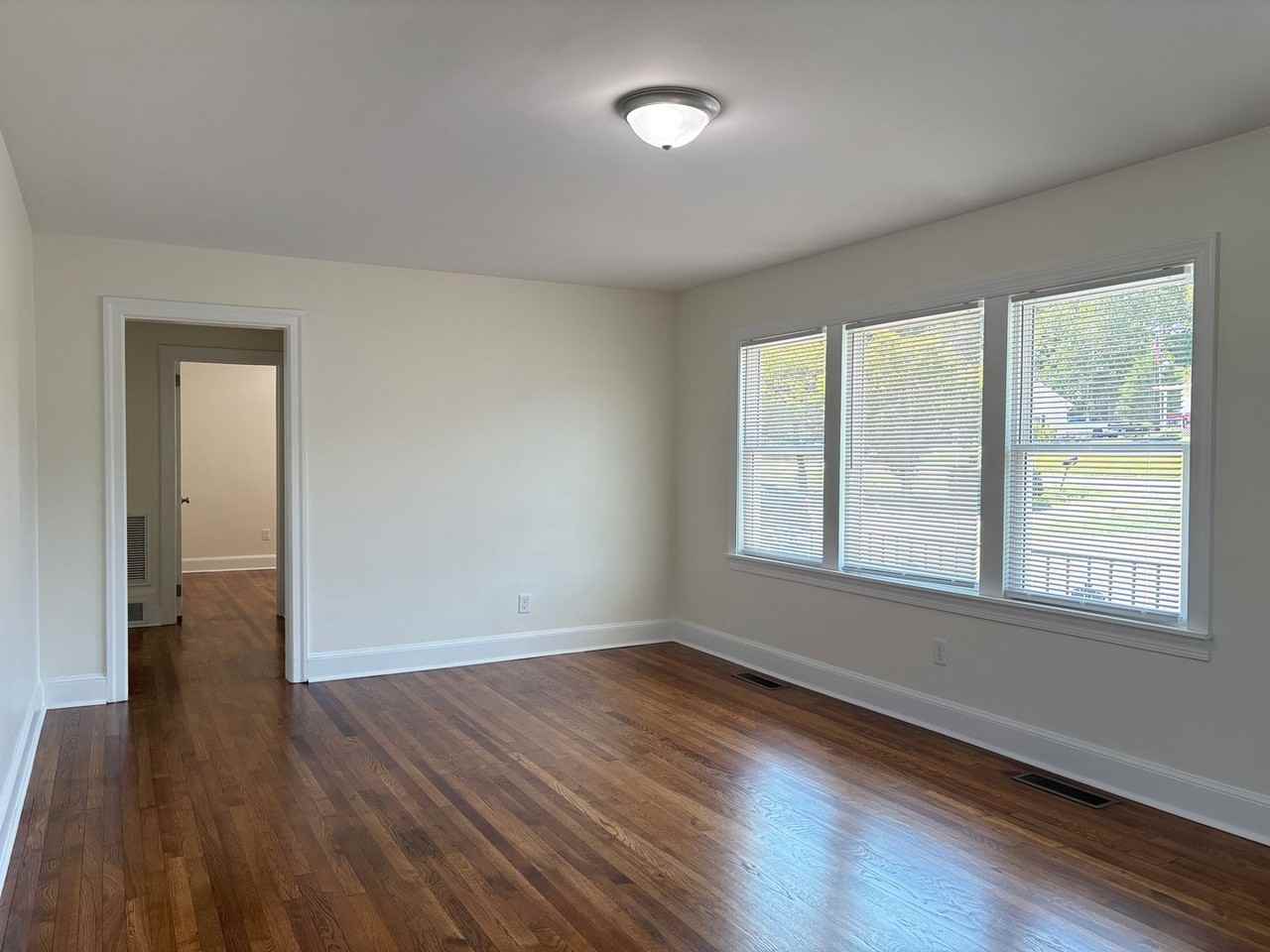 308 Chapel Hill Rd - Photo 2 of 15