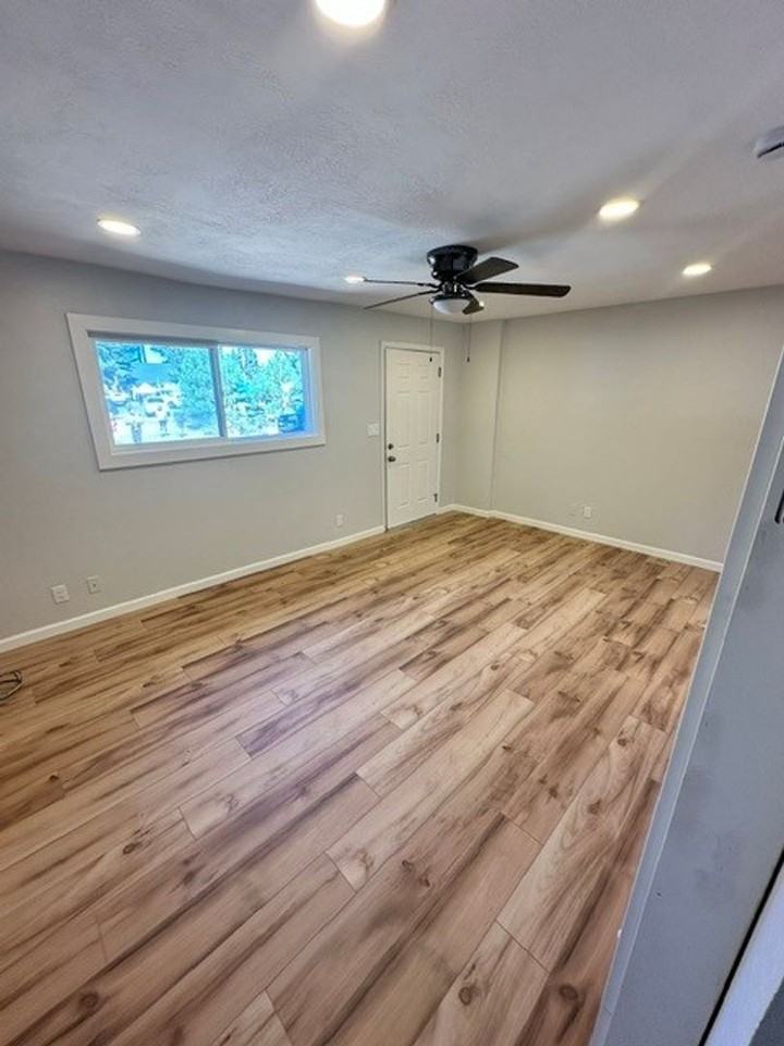 2732 Young St #3 - Photo 4 of 11