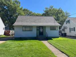 featured image of 1943 W 34th St