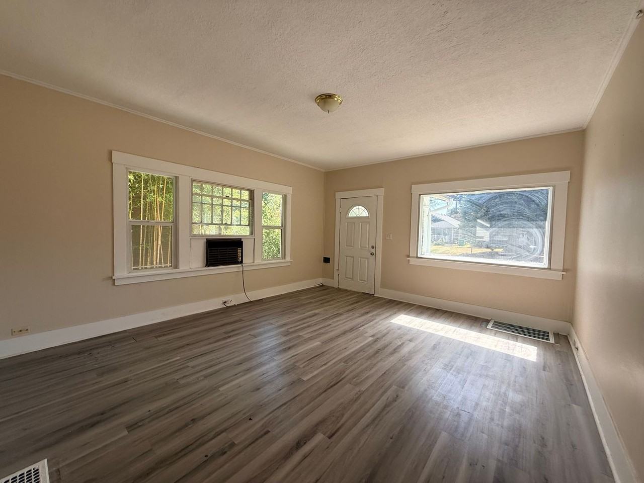3601 N Russet St - Photo 3 of 22