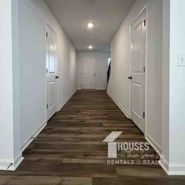 716 Coromandel Dr - Photo 2 of 19