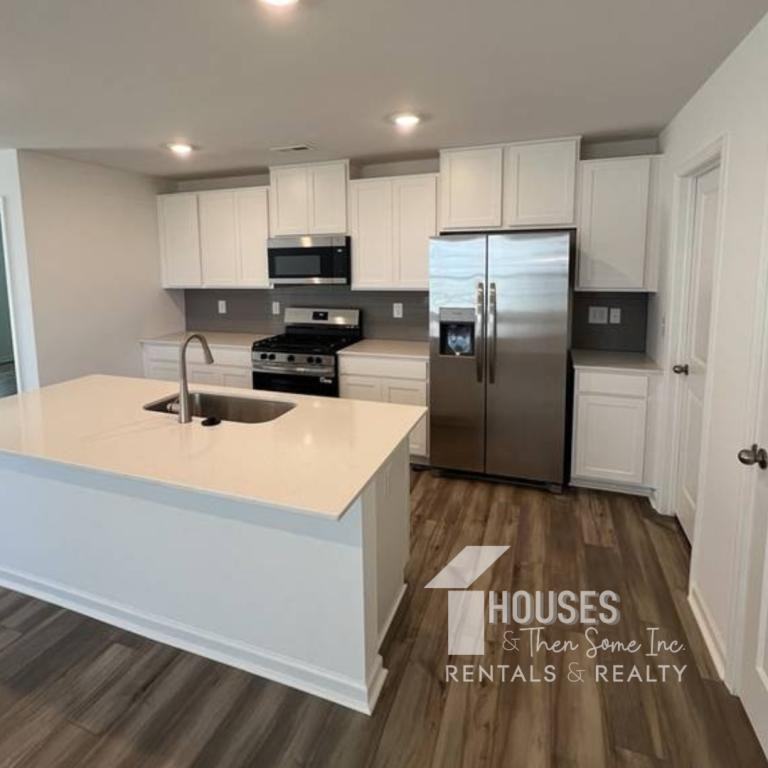 716 Coromandel Dr - Photo 4 of 19