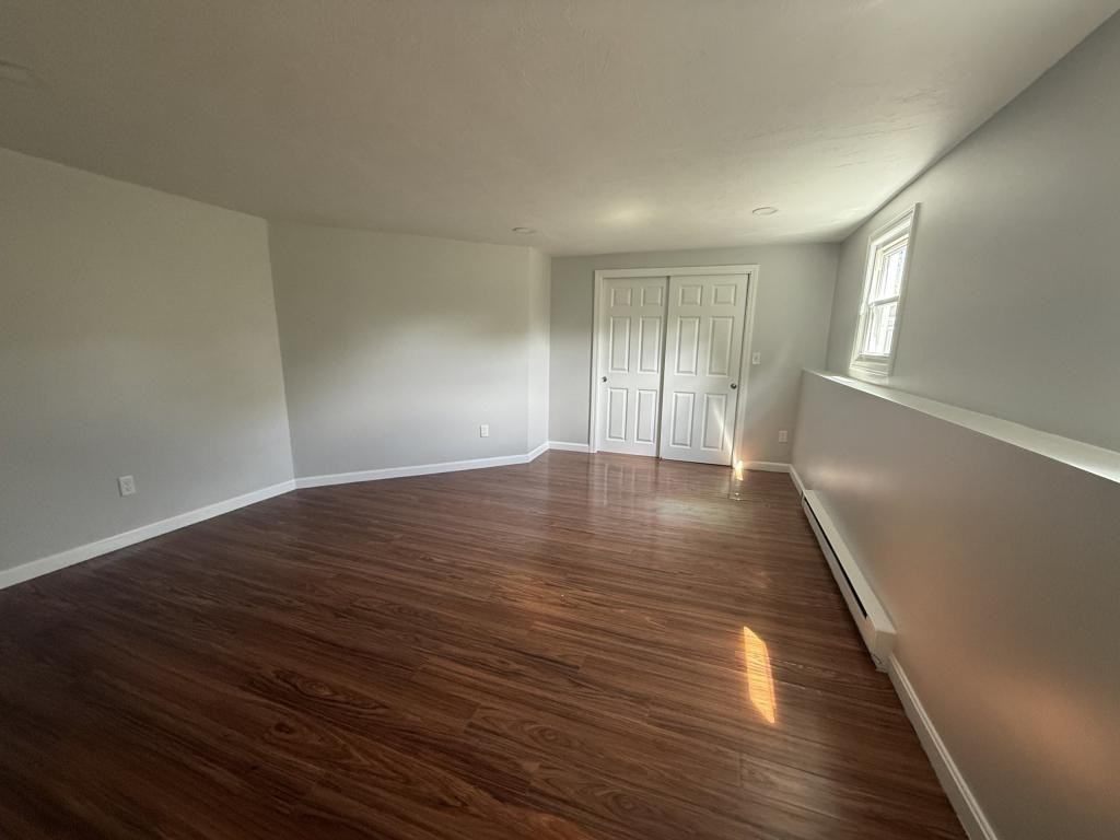 397 Snell St - Photo 3 of 8