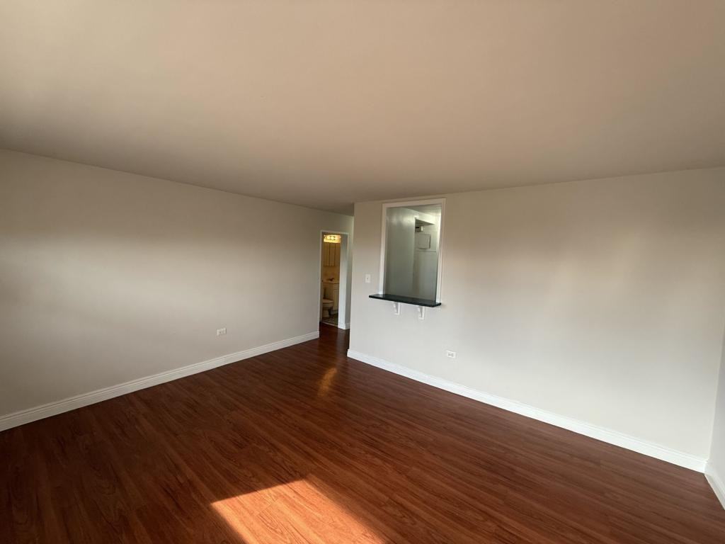 50 Guion Pl - Photo 2 of 11