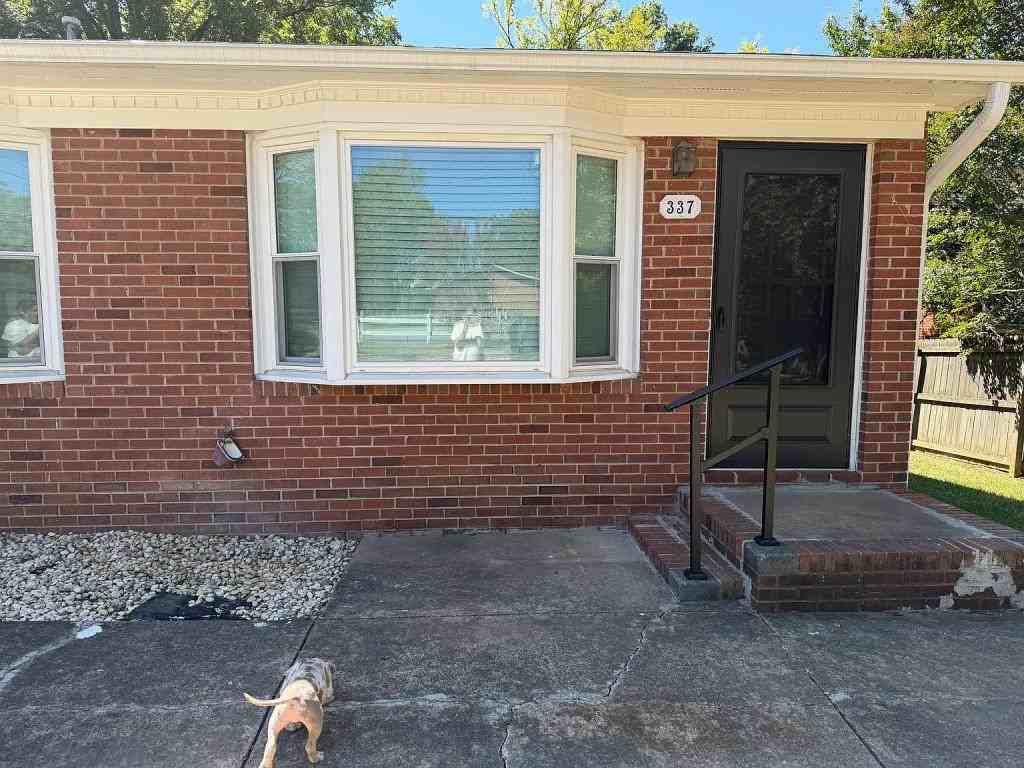 337 Hampton St - Photo 2 of 14