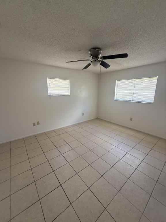 3920 Essex St - Photo 4 of 12