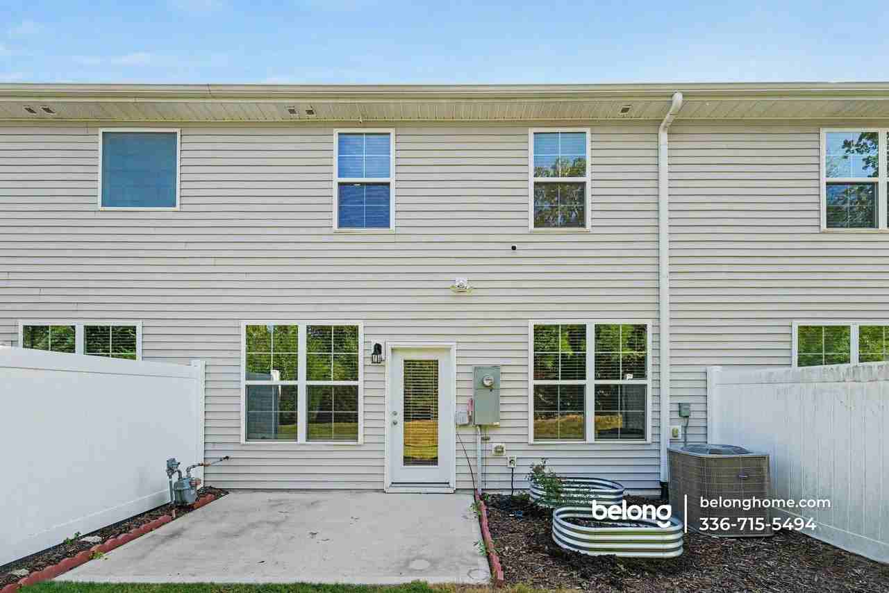 2131 Cherry Top Dr - Photo 2 of 17