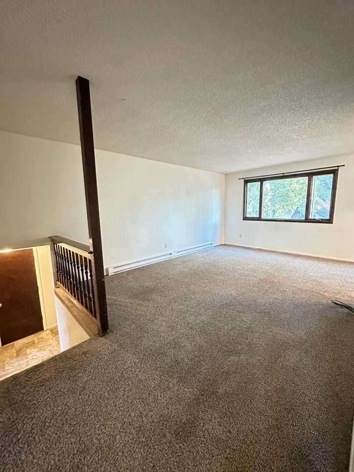 1731 Broadview Dr - Photo 2 of 14