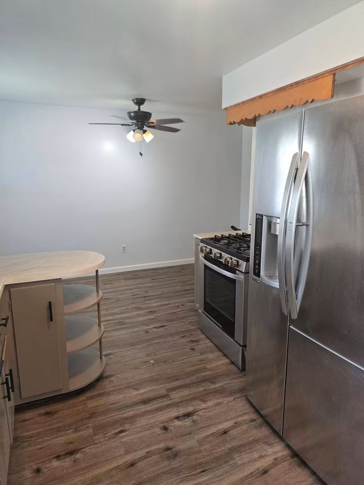 2533 Lincoln St - Photo 3 of 13