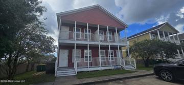 featured image of 2416 Felicity St