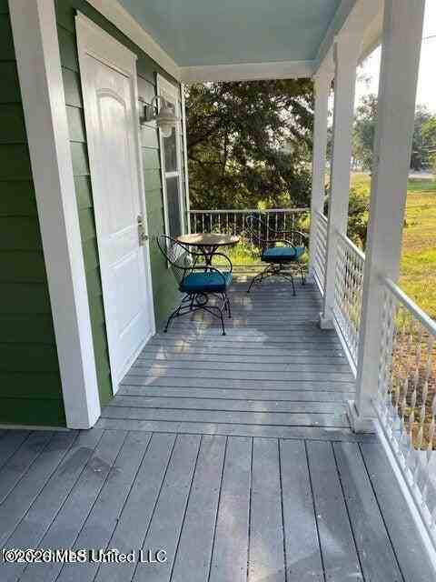 180 1st St - Photo 3 of 12