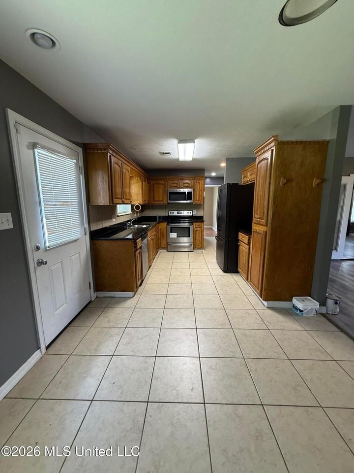 1359 Gloria Trl Ne - Photo 3 of 17