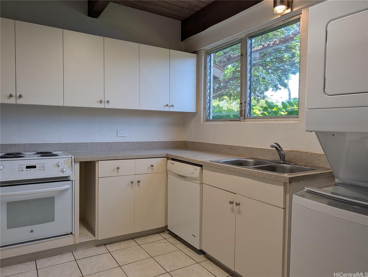 4904 Kilauea Ave #2 - Photo 3 of 24