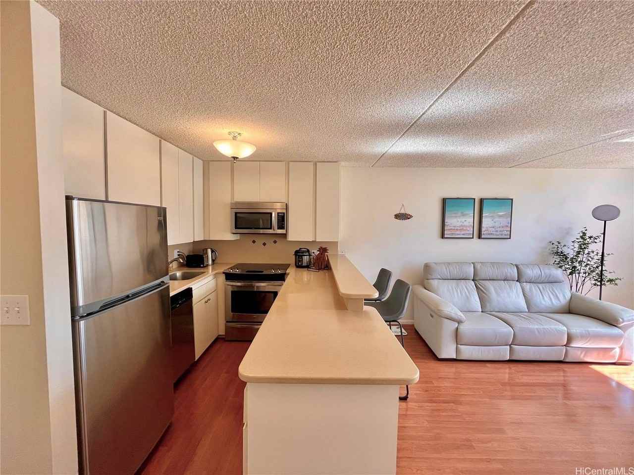 411 Hobron Ln #1611 - Photo 5 of 23
