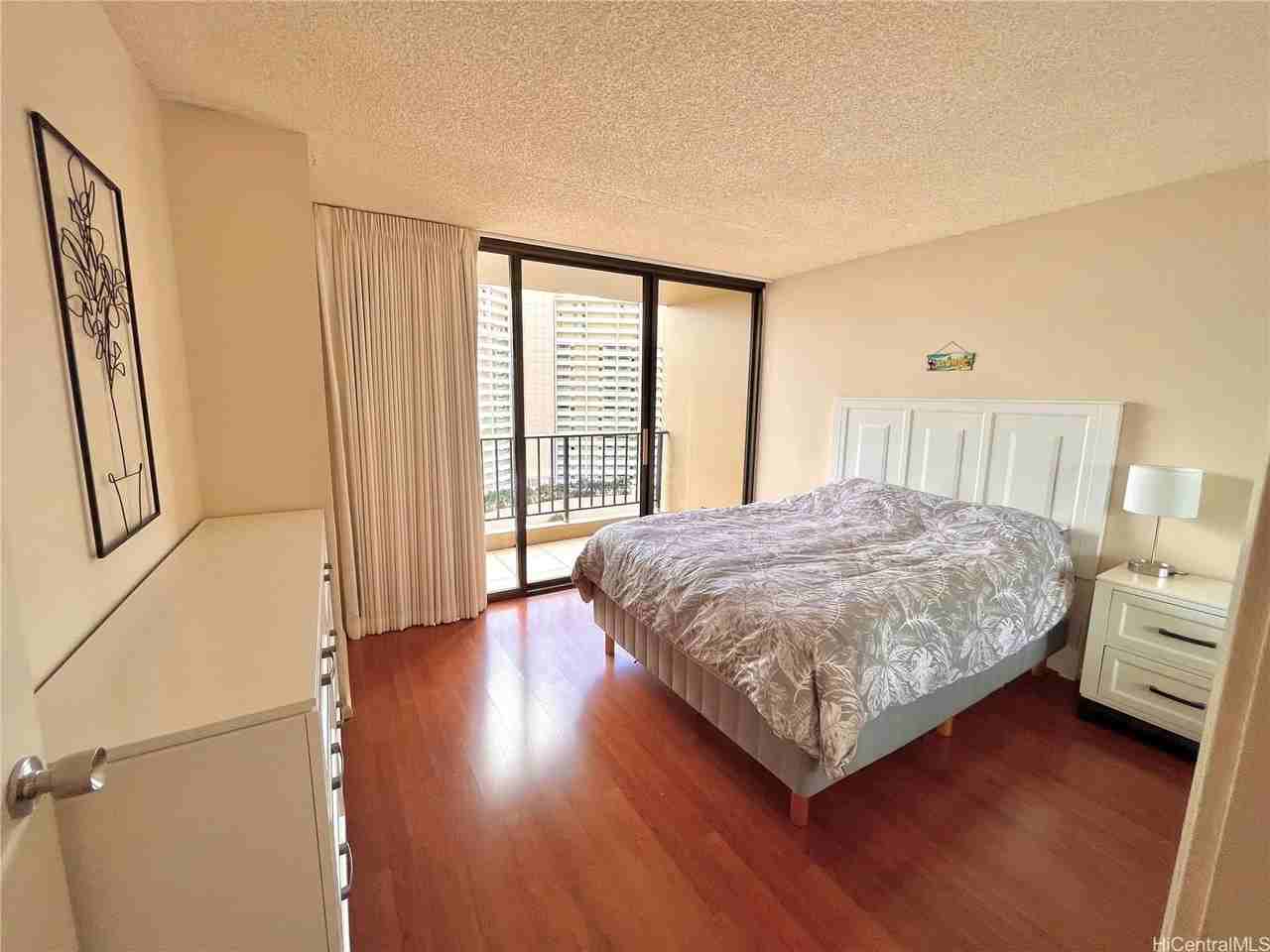 411 Hobron Ln #1611 - Photo 7 of 23