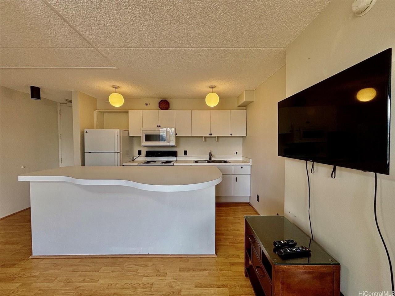 201 Ohua Ave - Photo 3 of 18