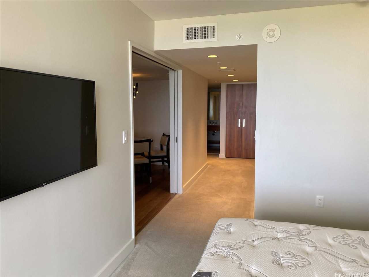 383 Kalaimoku St #2305 - Photo 7 of 23