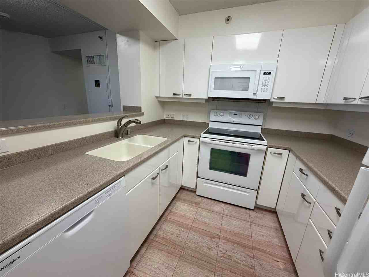 425 South St #2102 - Photo 3 of 10